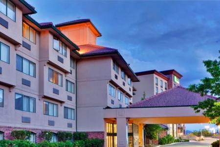 Holiday Inn Express Kelowna