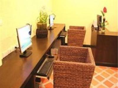 Отель Benyada Lodge в пляж Сурин - Таиланд