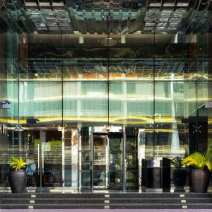 отель Park Regis Kris Kin Hotel