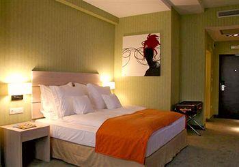 Golden Tulip Ana Tower