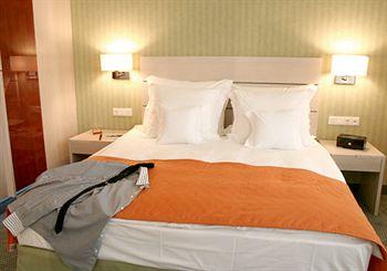 Golden Tulip Ana Tower