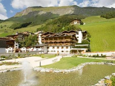 Berghof Crystal Spa & Sports