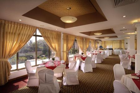 Отель Berjaya Hotel Colombo   в Маунт Лавиния - Шри-Ланка