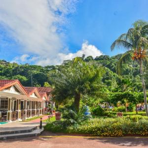 отель Berjaya Praslin Resort