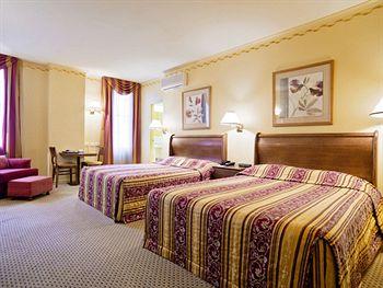 Grand Chancellor Adelaide on Currie