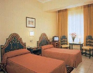 Отель Meson Castilla Atiram в Барселона - Испания