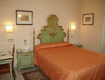 Отель Meson Castilla Atiram в Барселона - Испания