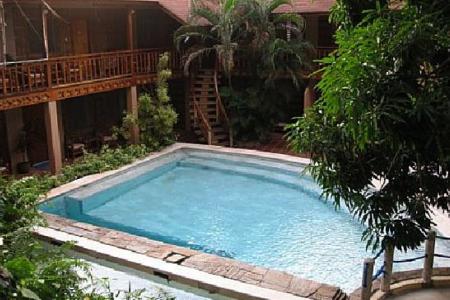 El Galleon Beach Resort