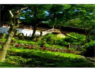 El Galleon Beach Resort