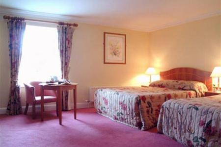 Castle Oaks House Hotel