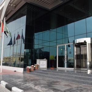 отель Montreal Barsha Hotel