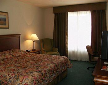 Country Inn & Suites