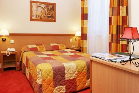 Отель Beaugency в Париж - Франция