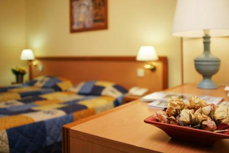 Отель Beaugency в Париж - Франция