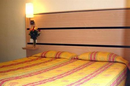 Отель Jardins de Paris Montmartre в Париж - Франция