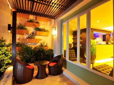 Отель OYO 241 Ratana Hotel Sakdidet в Пхукет - Таиланд