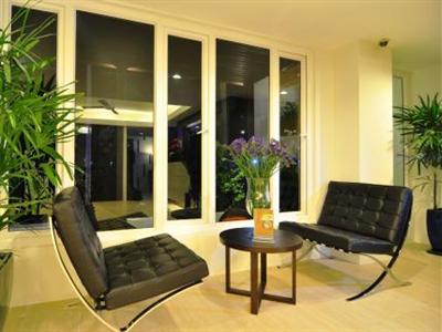 Отель OYO 241 Ratana Hotel Sakdidet в Пхукет - Таиланд