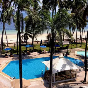 отель Kenya Bay Beach