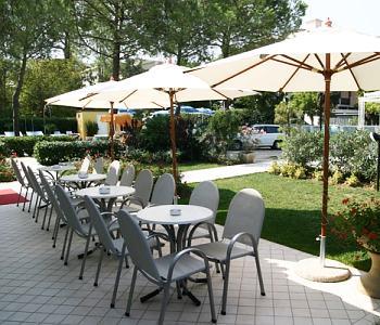 Отель Bahama в Римини - Италия