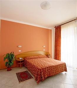 Отель Bahama в Римини - Италия