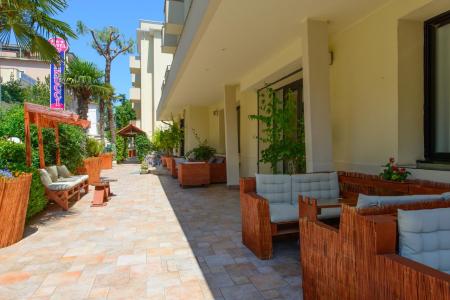 Отель Adria Nuova в Римини - Италия