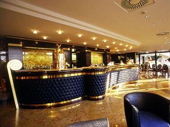 Отель NH Villa Carpegna в Рим - Италия