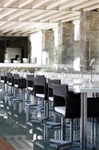 Bill & Coo Suites And Lounge