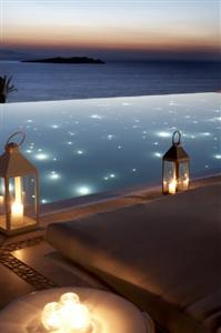 Bill & Coo Suites And Lounge