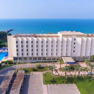 отель BM Beach Hotel
