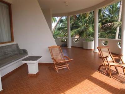 Отель Oasey Beach в Бентота - Шри-Ланка