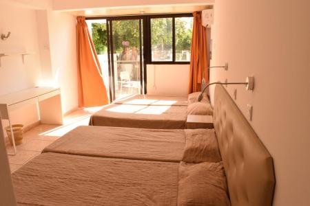 Отель Pambos Napa Rocks в Айя-Напа - Кипр