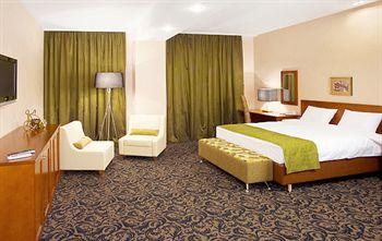 Benefit Plaza Congress Hotel