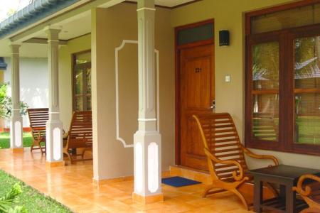 Отель Carolina Beach Hotel в Чилав - Шри-Ланка