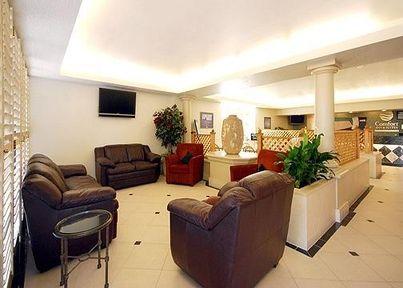 Comfort Inn & Suites Airport