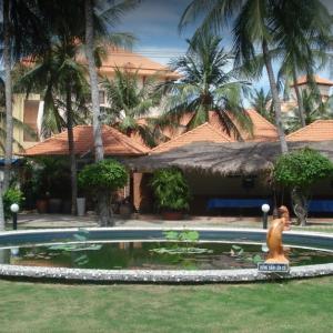 отель Four Oceans Resort