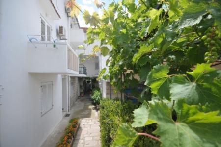 Отель Bonaca Apartments в Рафаиловичи - Черногория