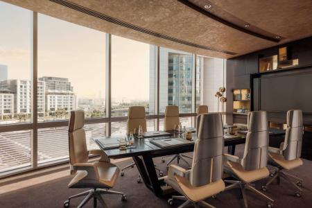 Отель Jumeirah Emirates Towers в Бур Дубай - ОАЭ