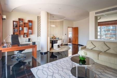 Отель Jumeirah Emirates Towers в Бур Дубай - ОАЭ