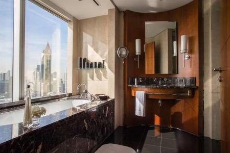 Отель Jumeirah Emirates Towers в Бур Дубай - ОАЭ