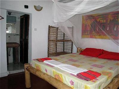 отель Red Monkey Beach Lodge