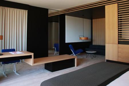 Lone Hotel by Maistra Collection