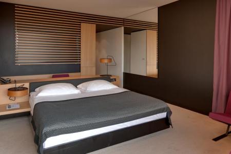 Lone Hotel by Maistra Collection