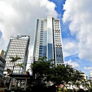 отель Berjaya Makati Hotel