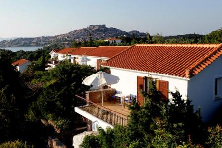 Delfinia Hotel & Bungalows