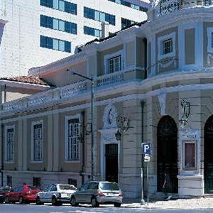 отель NH Collection Lisboa Liberdade