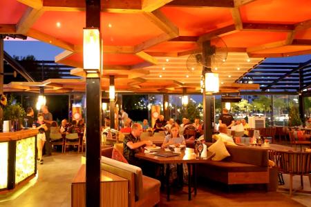 Отель The Corner Park в Коньяалты - Турция