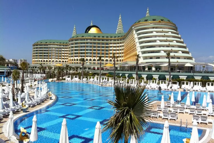 Delphin Imperial Lara
