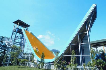 Bukit Merah Laketown Resort