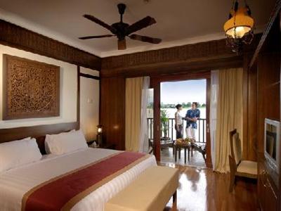 Bukit Merah Laketown Resort