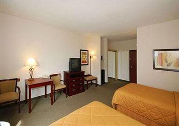 Comfort Inn & Suites Market Center